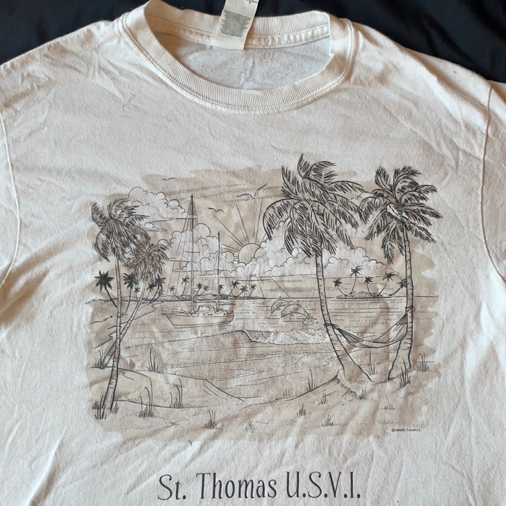 colorchanging white t-shirt